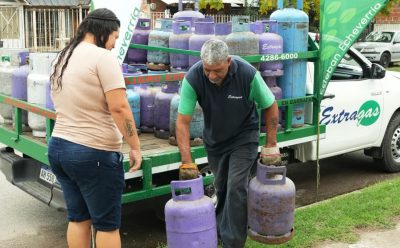 EL MUNICIPIO REALIZÓ UN OPERATIVO DE RECARGA DE GARRAFAS A PRECIO ECONÓMICO EN CANNING
