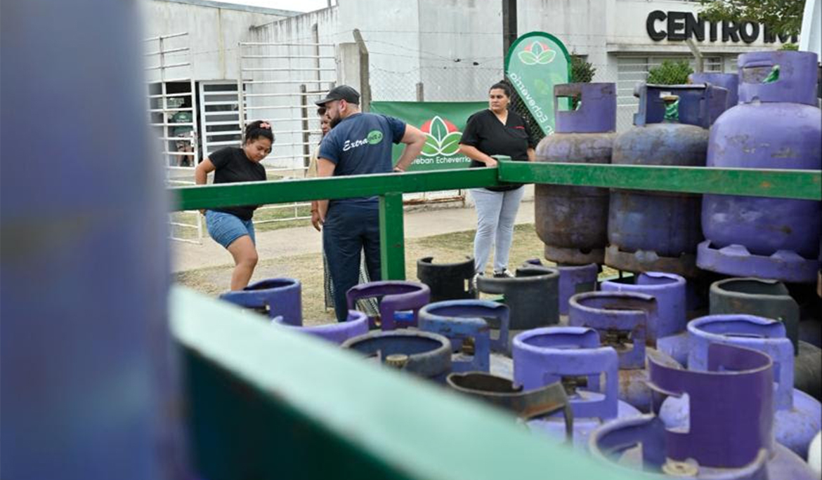 OPERATIVO DE RECARGA DE GARRAFAS EN EL BARRIO LA VICTORIA