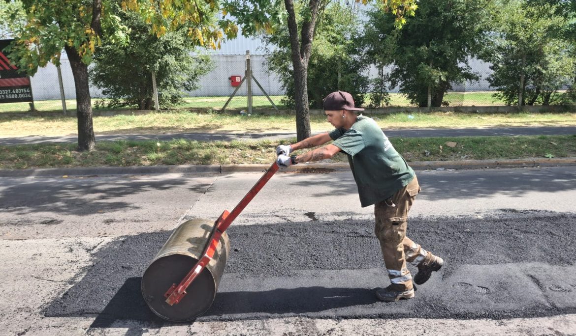 EL MUNICIPIO AVANZA CON LOS TRABAJOS DE BACHEO EN MONTE GRANDE