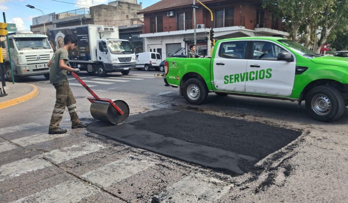 MONTE GRANDE: CONTINUAMOS CON LOS TRABAJOS DE BACHEO