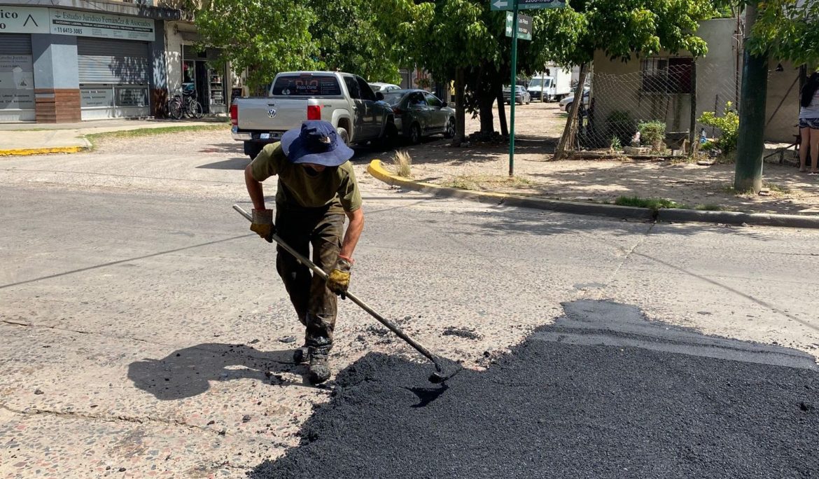 NUEVOS TRABAJOS DE BACHEO EN MONTE GRANDE