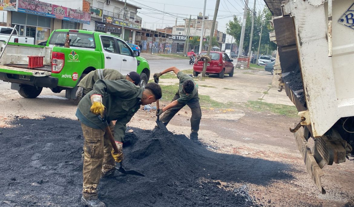 LUIS GUILLÓN: CONTINÚAN LAS OBRAS DE BACHEO
