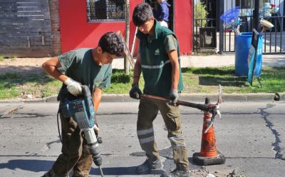 EL MUNICIPIO AVANZA CON LAS OBRAS DE BACHEO EN LUIS GUILLÓN