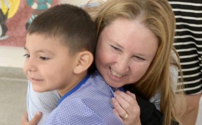 ENTREGA DE PINTORCITOS A CHICAS Y CHICOS EN 9 DE ABRIL