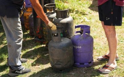 MONTE GRANDE: EL MUNICIPIO REALIZÓ UN OPERATIVO DE RECARGA DE GARRAFAS A BAJO COSTO