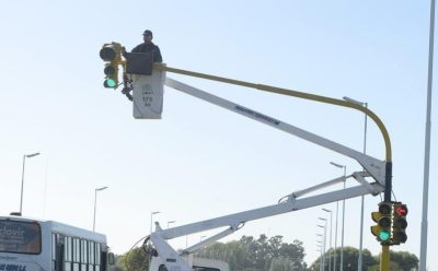 INSTALACIÓN DE NUEVOS CONTADORES DE TIEMPO EN SEMÁFOROS DEL DISTRITO