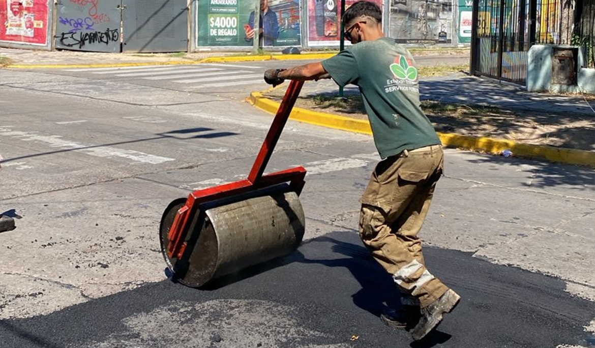 AVANZAN LOS TRABAJOS DE BACHEO EN MONTRE GRANDE