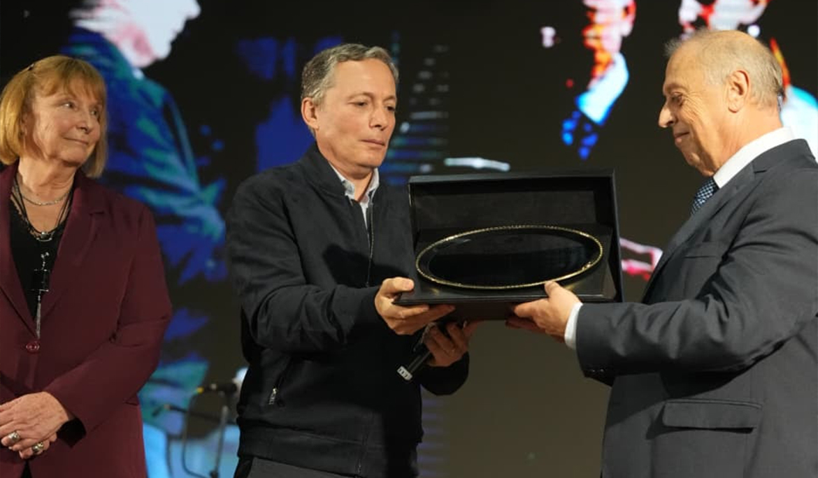 CANNING: FERNANDO GRAY PARTICIPÓ DEL 25º ANIVERSARIO DEL COLEGIO GRILLI