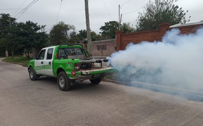 CONTINÚAN LOS OPERATIVOS DE FUMIGACIÓN EN BARRIOS DEL DISTRITO