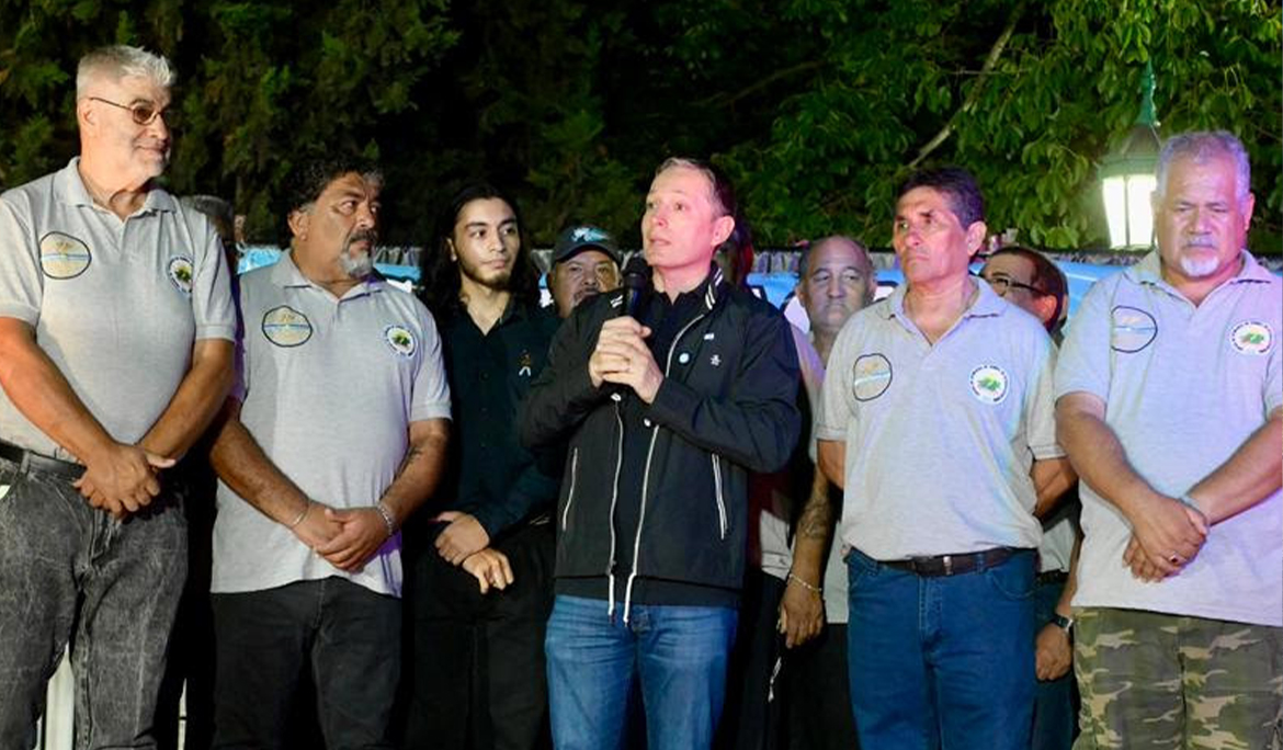 FERNANDO GRAY PARTICIPÓ DE LA VIGILIA POR EL 44° ANIVERSARIO DE LA GUERRA DE MALVINAS