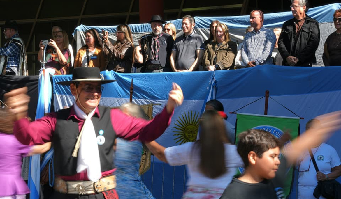 FERNANDO GRAY PARTICIPÓ DEL DESFILE DEL 22° ENCUENTRO DE CENTROS TRADICIONALISTAS DE ESTEBAN ECHEVERRÍA