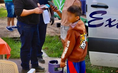 MONTE GRANDE SUR: OPERATIVO DE RECARGA DE GARRAFAS A BAJO COSTO EN BARRIO GRANDE