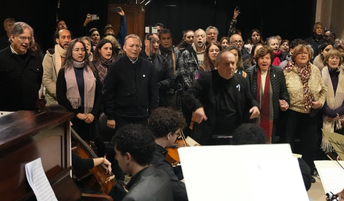 FERNANDO GRAY PARTICIPÓ DEL 62º ANIVERSARIO DE LA BIBLIOTECA POPULAR FLORENTINO AMEGHINO DE LUIS GUILLÓN