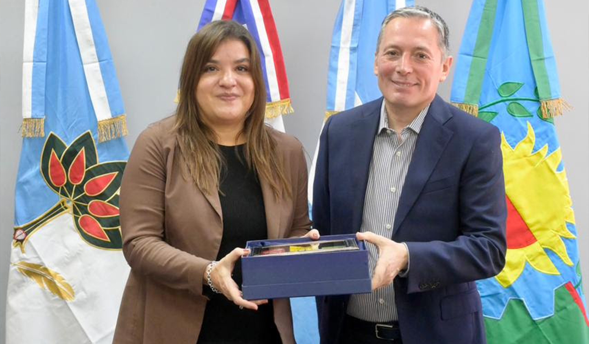 FERNANDO GRAY SE REUNIÓ CON LA CÓNSUL GENERAL DE CHILE EN BUENOS AIRES