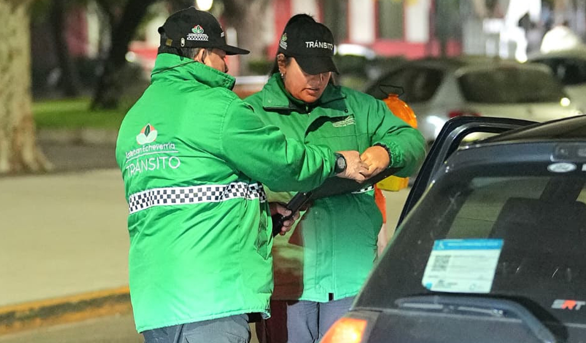 OPERATIVOS DE SEGURIDAD Y CONTROL VEHICULAR EN MONTE GRANDE Y LUIS GUILLÓN