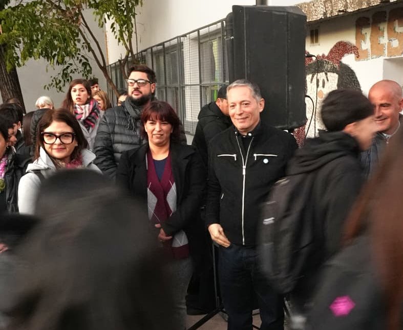 FERNANDO GRAY INAUGURÓ OBRAS EN LA ESCUELA SECUNDARIA N° 18 DE MONTE GRANDE