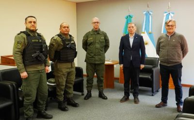 FERNANDO GRAY SE REUNIÓ CON LAS AUTORIDADES DE GENDARMERÍA NACIONAL PARA COORDINAR ACCIONES DE SEGURIDAD EN EL DISTRITO
