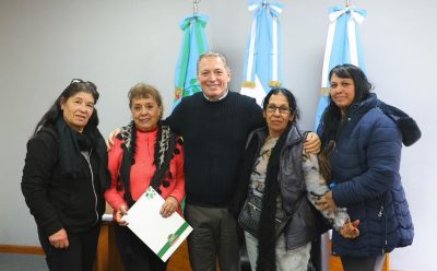 FERNANDO GRAY SE REUNIÓ CON REPRESENTANTES DEL CENTRO DE JUBILADOS Y PENSIONADOS ABUELOS DE LOURDES