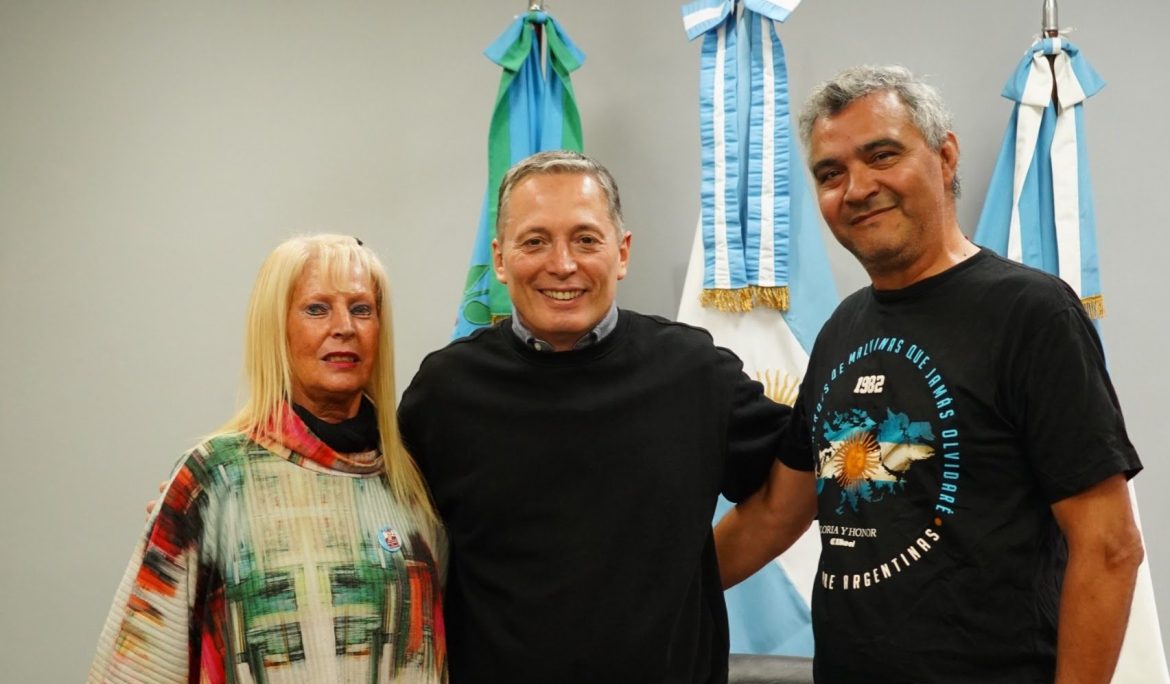 FERNANDO GRAY SE REUNIÓ CON INTEGRANTES DE LA SOCIEDAD ARGENTINA DE ESCRITORES