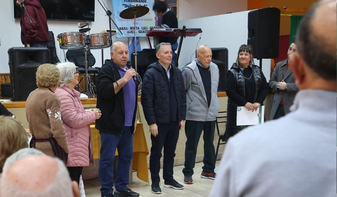 FERNANDO GRAY PARTICIPÓ DEL 35° ANIVERSARIO DEL CENTRO DE JUBILADOS Y PENSIONADOS DULCE EDAD