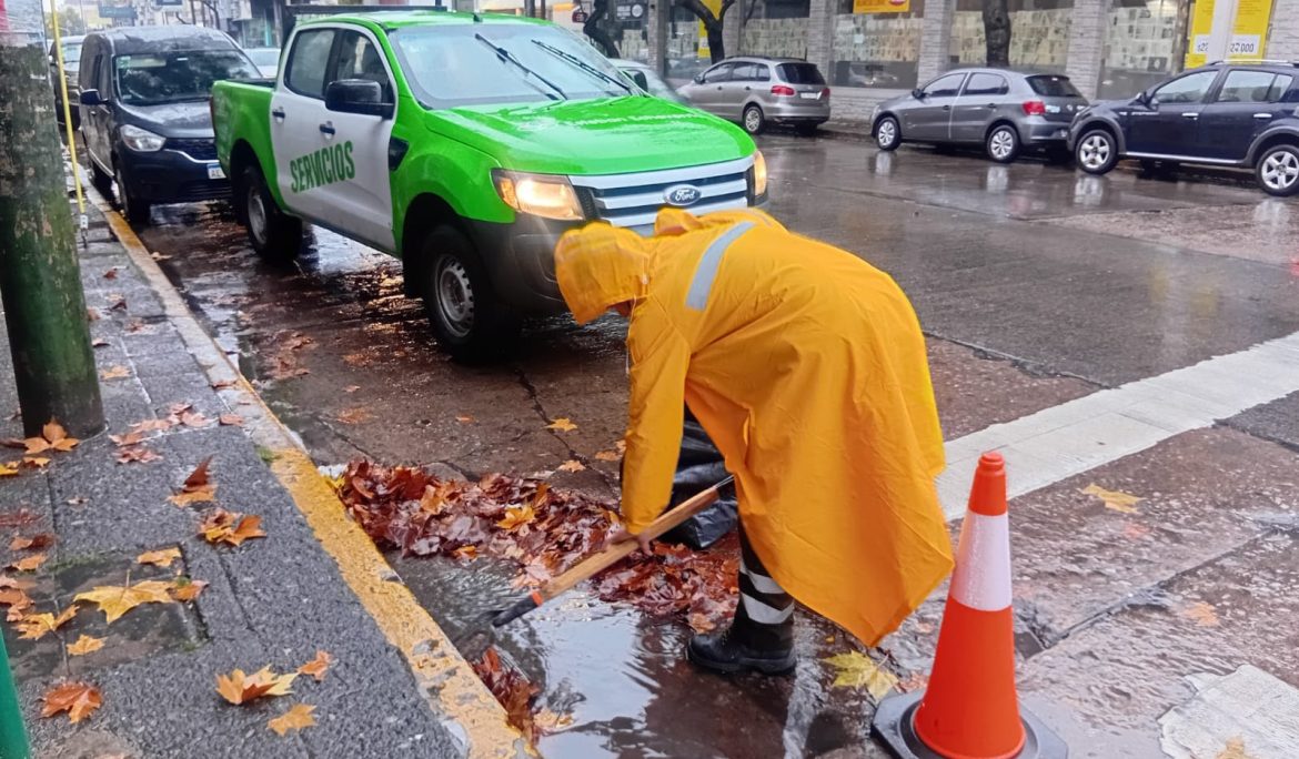 EL MUNICIPIO REALIZA TAREAS DE LIMPIEZA Y SANEAMIENTO ANTE LAS INTENSAS LLUVIAS