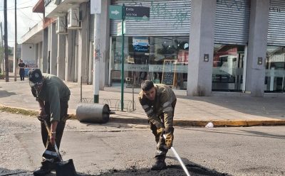 OBRAS DE BACHEO EN DISTINTOS PUNTOS DE EL JAGÜEL