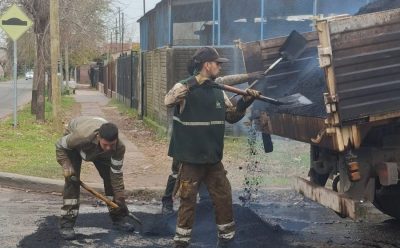 EL JAGUEL: CONTINÚAN LOS TRABAJOS DE BACHEO
