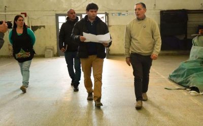 FERNANDO GRAY RECORRIÓ LAS OBRAS EN LA ESCUELA PRIMARIA N° 1 DE MONTE GRANDE