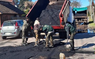 LUIS GUILLÓN: CONTINÚAN LOS TRABAJOS DE BACHEO