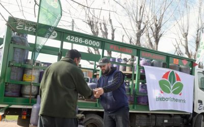 MONTE GRANDE SUR: SE REALIZÓ UN OPERATIVO DE RECARGA DE GARRAFAS A PRECIO ACCESIBLE