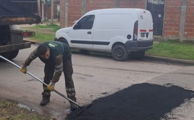 BACHEO EN LUIS GUILLÓN PARA SEGUIR MEJORANDO LA SEGURIDAD VIAL