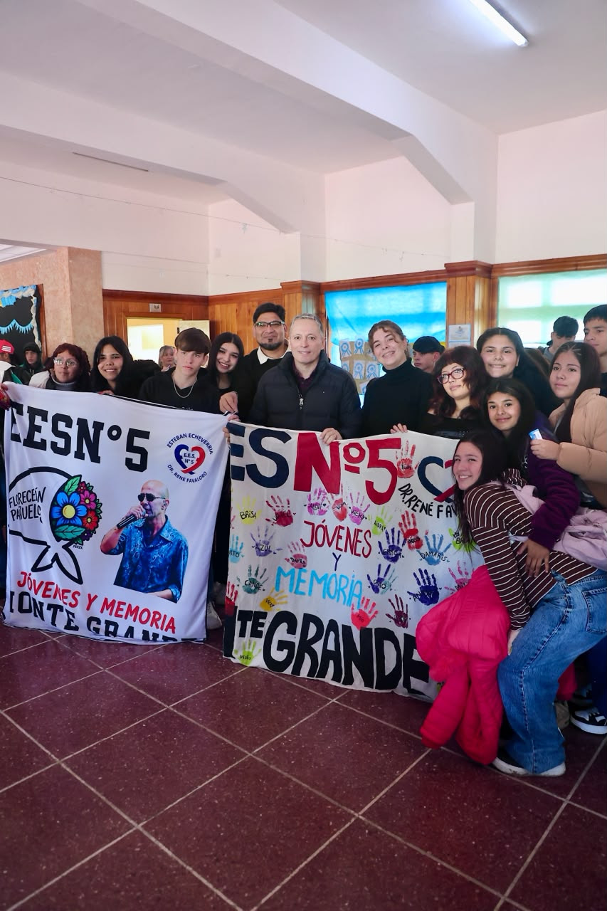 FERNANDO GRAY PARTICIPÓ DEL ENCUENTRO DISTRITAL DE JÓVENES Y MEMORIA