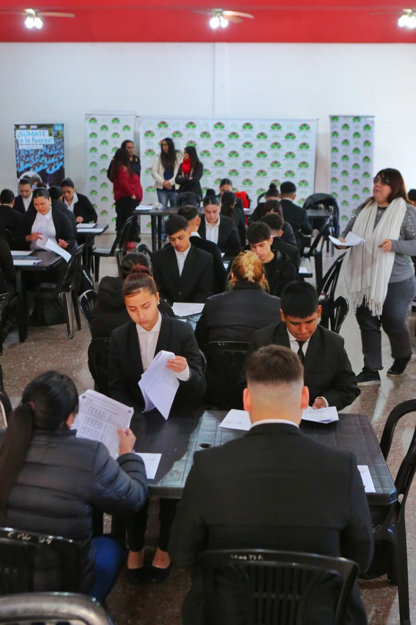 JORNADA DE EVALUACIÓN PARA EL INGRESO A LA POLICÍA BONAERENSE