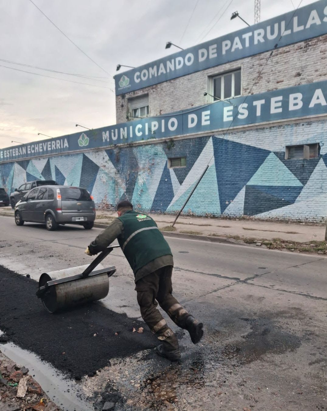 AVANZAN LAS OBRAS DE BACHEO EN LUIS GUILLÓN