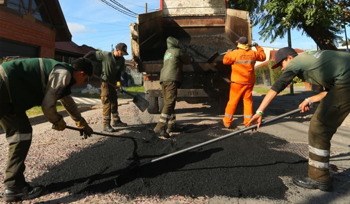LUIS GUILLÓN: CONTINÚAN LOS TRABAJOS DE BACHEO