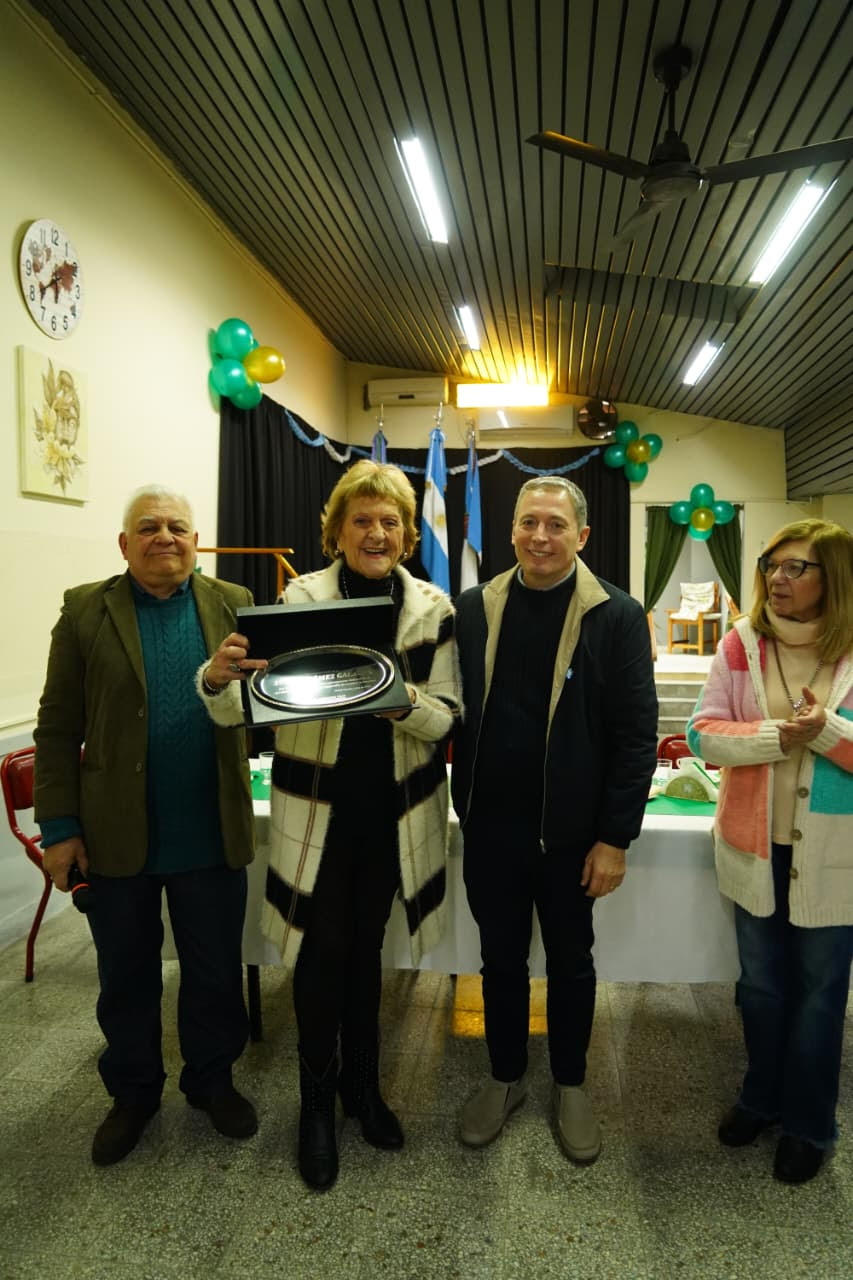 FERNANDO GRAY SE REUNIÓ CON INTEGRANTES DEL CENTRO DE AMIGOS DE LA TERCERA EDAD DE ESTEBAN ECHEVERRÍA (CATE)