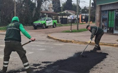 EL MUNICIPIO REALIZÓ TAREAS DE BACHEO EN EL JAGÜEL