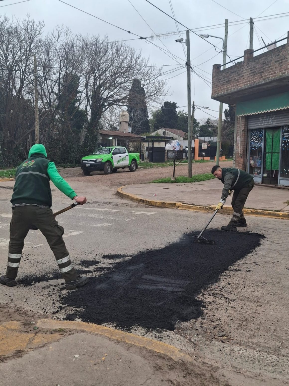 EL MUNICIPIO REALIZÓ TAREAS DE BACHEO EN EL JAGÜEL