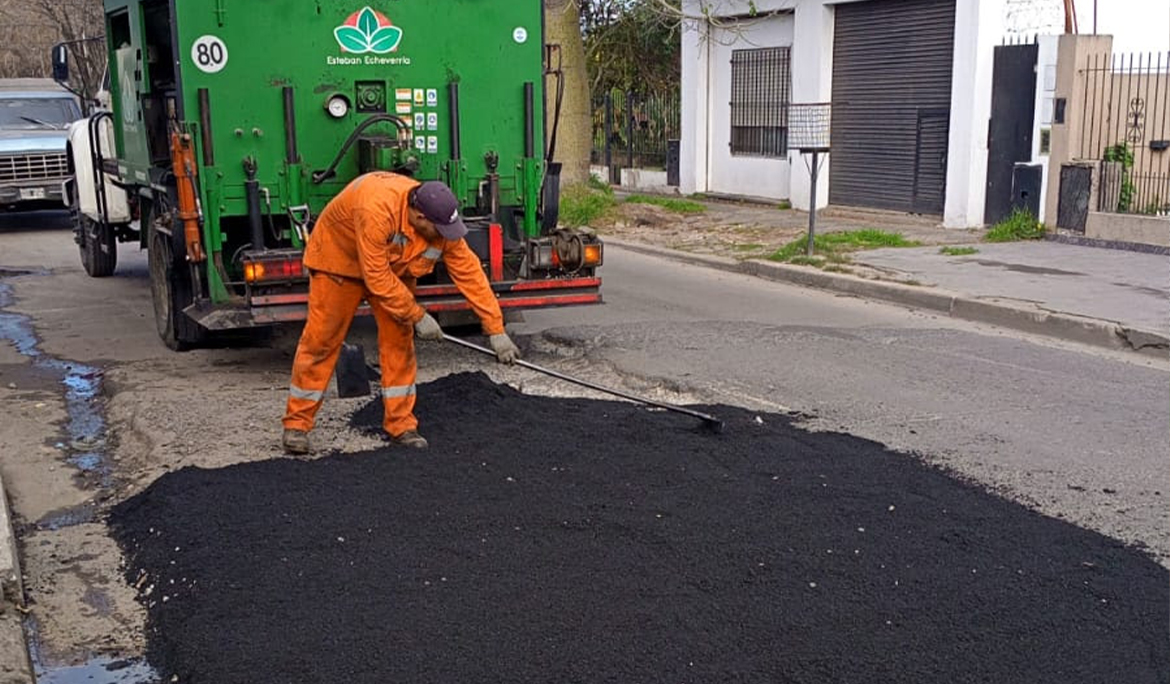 NUEVAS OBRAS DE BACHEO EN CALLES DE MONTE GRANDE