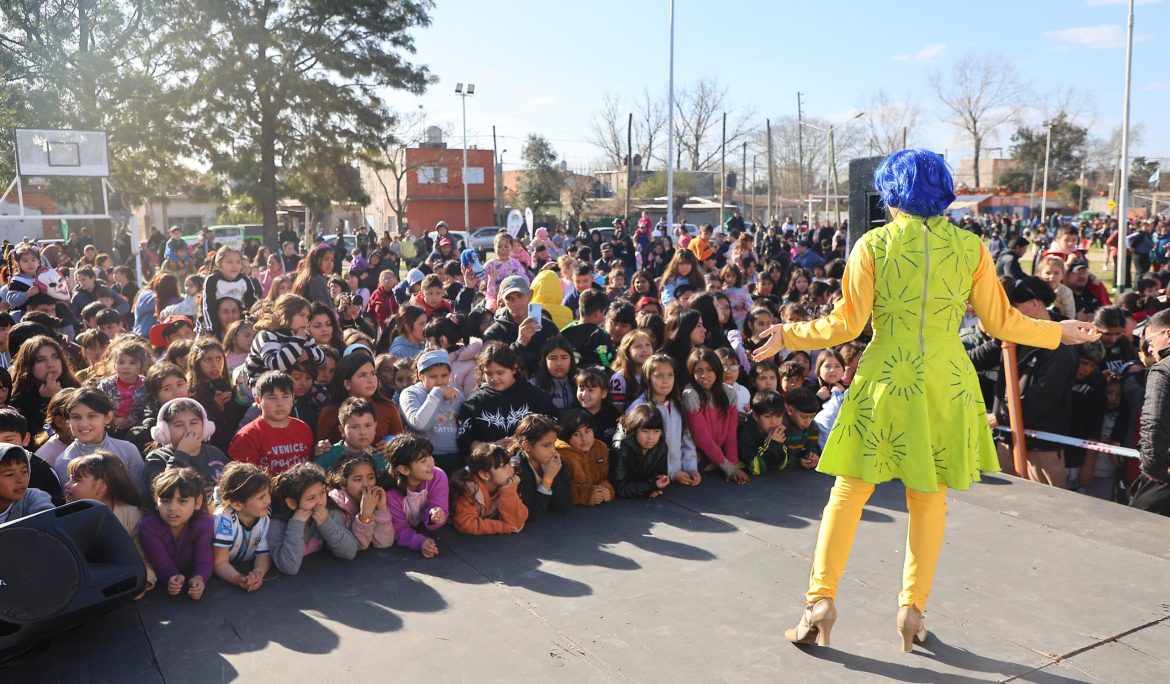 MES DE LAS INFANCIAS: FAMILIAS DE MONTE GRANDE SUR Y 9 DE ABRIL DISFRUTARON DE SHOWS Y JUEGOS AL AIRE LIBRE