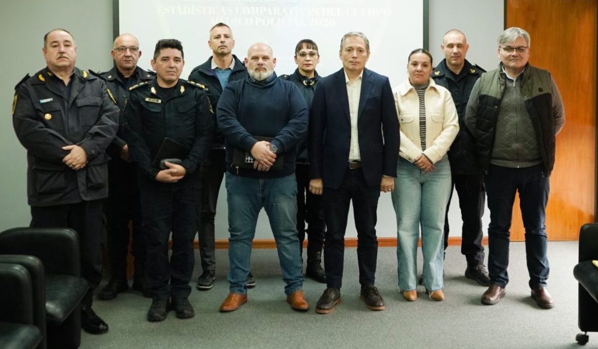 FERNANDO GRAY SE REUNIÓ CON AUTORIDADES DE LA SUPERINTENDENCIA DE LA POLICÍA CIENTÍFICA BONAERENSE