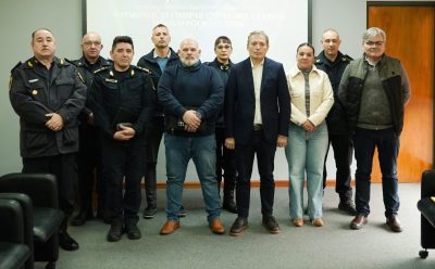 FERNANDO GRAY SE REUNIÓ CON AUTORIDADES DE LA SUPERINTENDENCIA DE LA POLICÍA CIENTÍFICA BONAERENSE