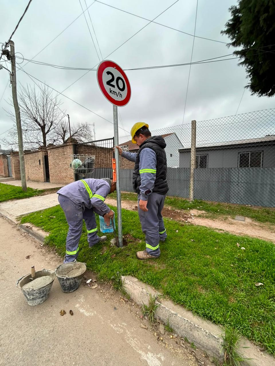 EL MUNICIPIO COLOCÓ NUEVA SEÑALÉTICA EN EL JAGÜEL