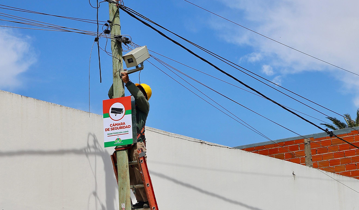 AVANZA LA INSTALACIÓN DE CÁMARAS DE SEGURIDAD EN 9 DE ABRIL