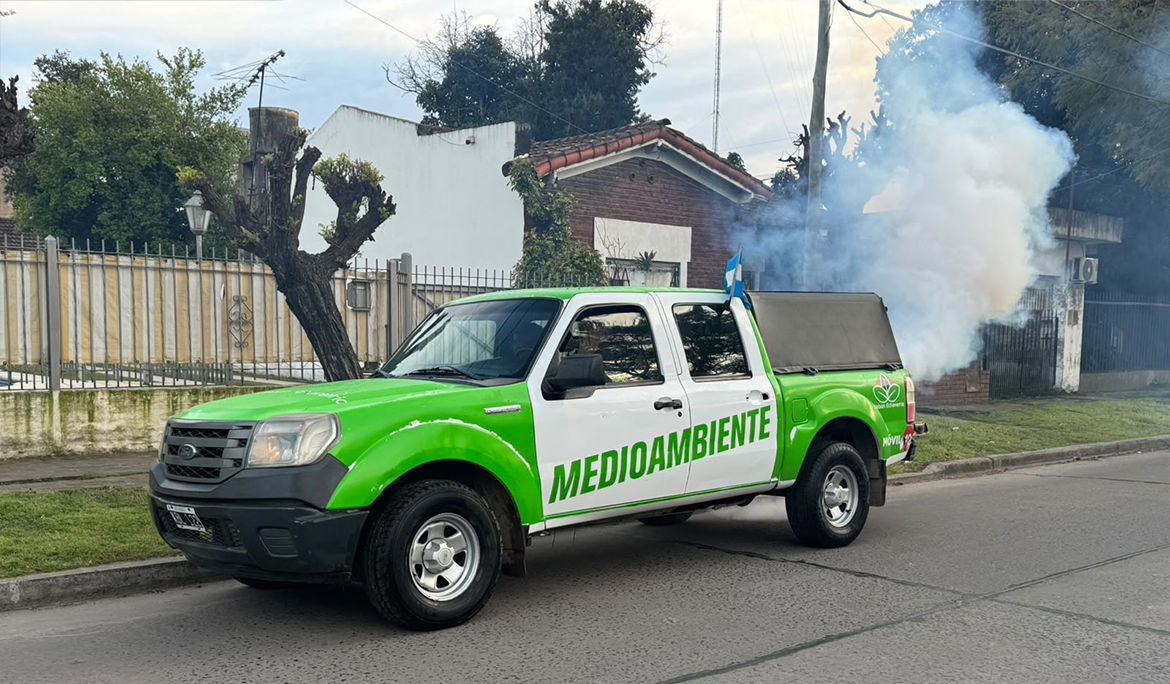 CONTINÚAN LOS OPERATIVOS DE FUMIGACIÓN EN EL DISTRITO