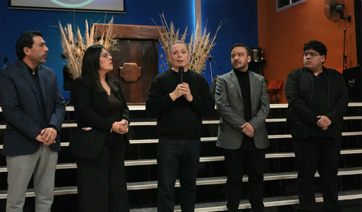 FERNANDO GRAY PARTICIPÓ DEL HOMENAJE AL PASTOR EMENEGILDO ALVARENGA Y LA PASTORA ADA LUZ DÍAZ