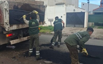 SIGUEN ADELANTE LOS TRABAJOS DE BACHEO EN MONTE GRANDE