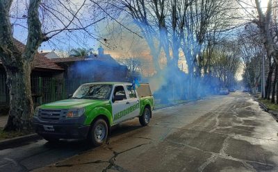 AVANZAN LAS TAREAS DE FUMIGACIÓN EN ESTEBAN ECHEVERRÍA