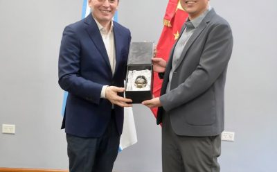 FERNANDO GRAY RECIBIÓ A UNA MISIÓN DE EMPRESARIOS CHINOS INTERESADOS EN INVERTIR EN ESTEBAN ECHEVERRÍA