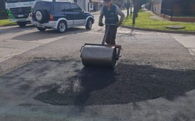 LUIS GUILLÓN: AVANZAN LOS TRABAJOS DE BACHEO EN CALLES Y AVENIDAS